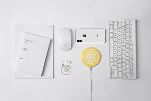 充電器、排插與電子產品 現代生活的三位一體